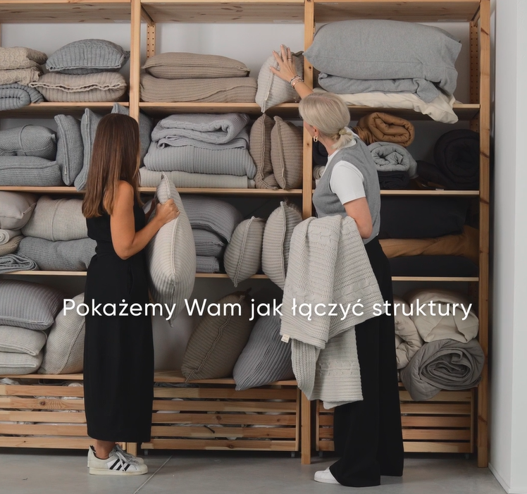 Jasnoszara narzuta z wełny - z czym ją połączyć?