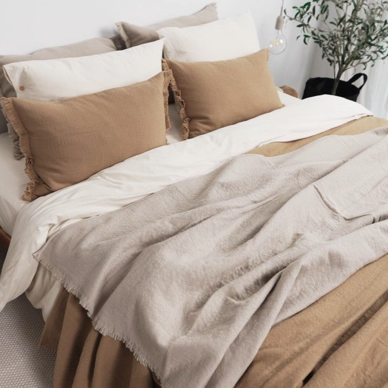 Tekstylia z wełny 100% z ozdobnym brzegiem