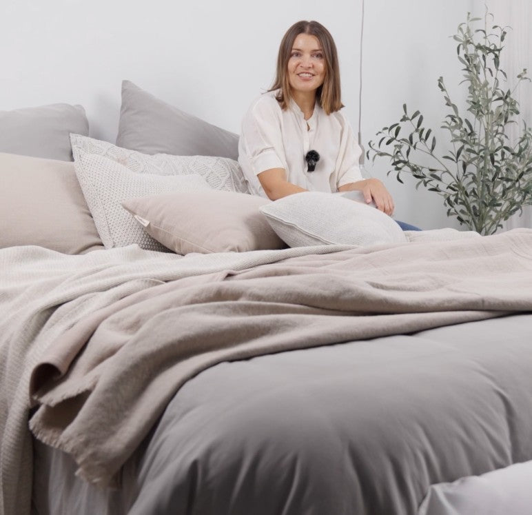 Szara pościel z jerseyu - zobacz, z czym wygląda najlepiej!