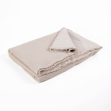 NARZUTA Z WEŁNY Z OZDOBNYM BRZEGIEM BEŻOWA