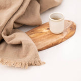 PLED Z WEŁNY Z OZDOBNYM BRZEGIEM JASNOBRĄZOWY