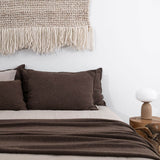 POSZEWKA GŁADKA 70X50 CM BRĄZOWA