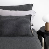 POSZEWKA ZE SPLOTEM 60X40 CM GRAFITOWA