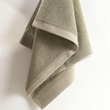 RĘCZNIK KĄPIELOWY PREMIUM Z MIĘKKIEJ FROTTE OLIWKOWY